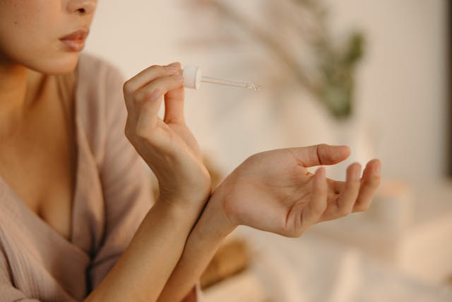 olio di rosa mosqueta bio per il trattamento della pelle